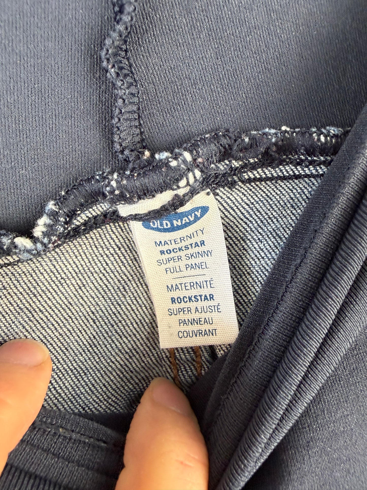 Old Navy Maternity 2 Rockstar Super Skinny Jean