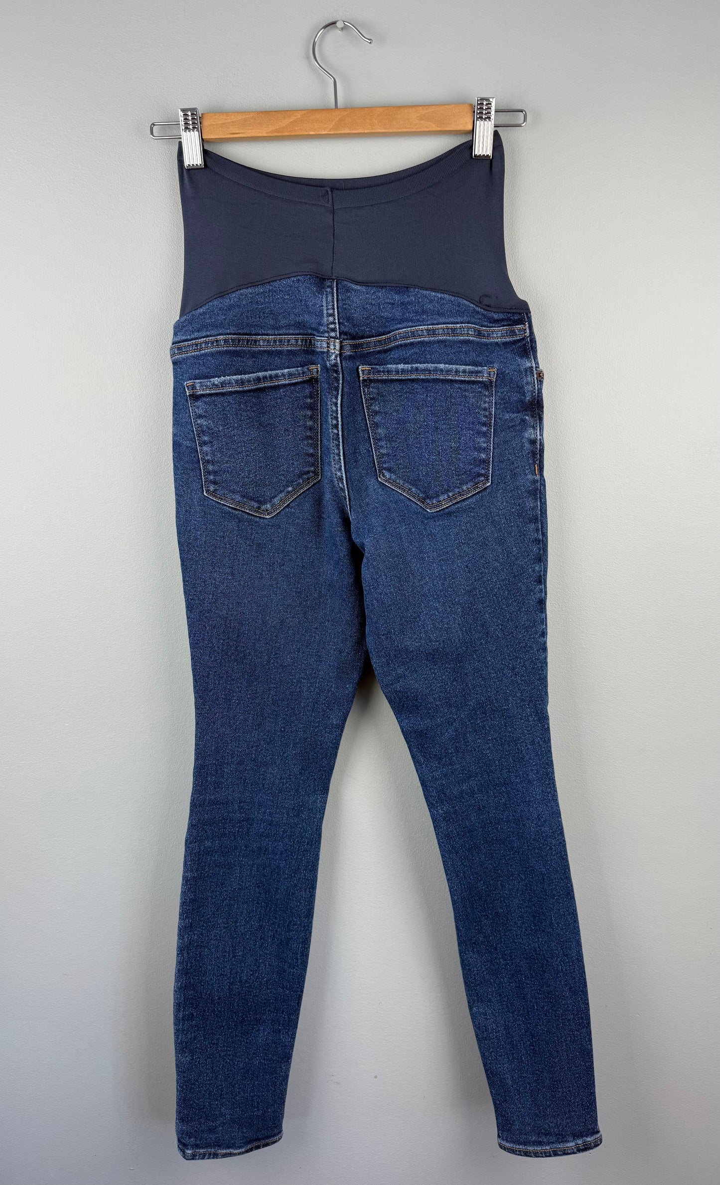Old Navy Maternity 2 Rockstar Super Skinny Jean