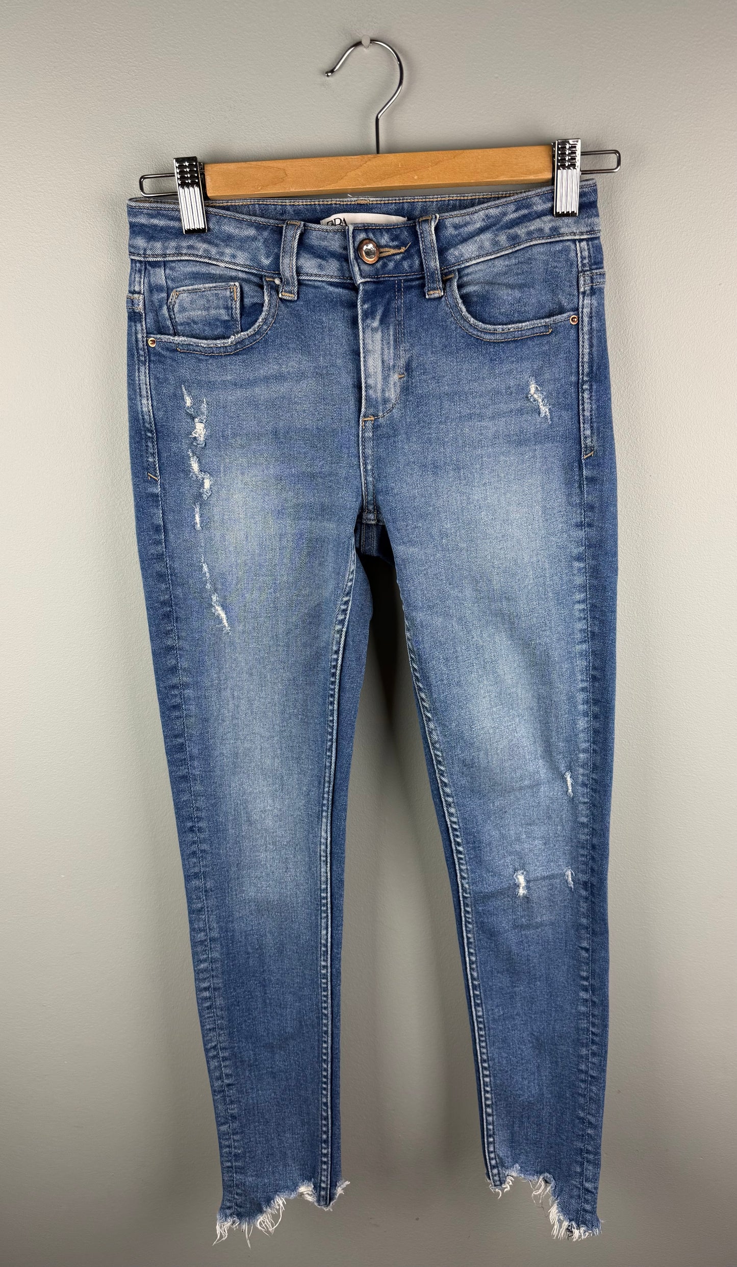 Zara Women’s 2 Distressed Jean