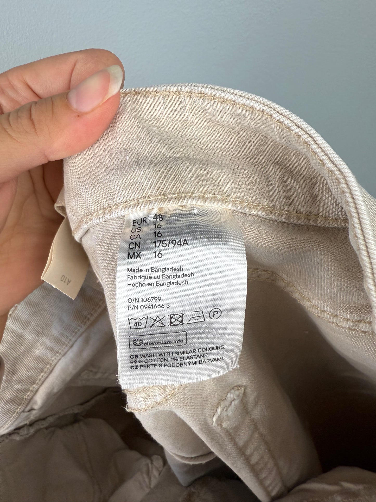 H&M Women’s 16 High Waisted Jean