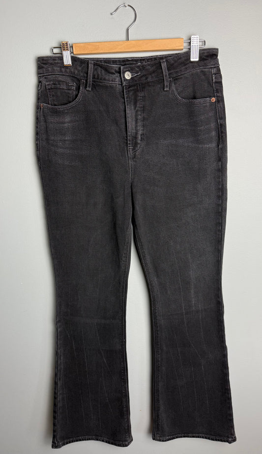 Old Navy Women's 8 Extra High-Rise Flare Jean