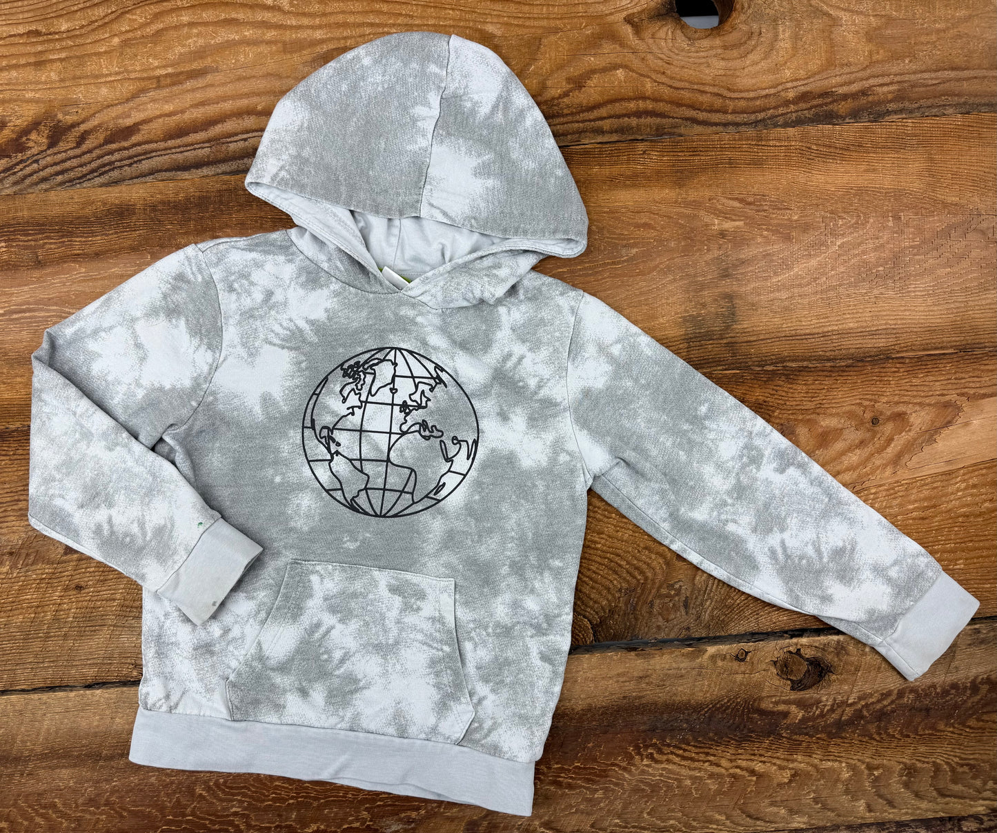 The Eco Closet 5-6Y World Hoodie
