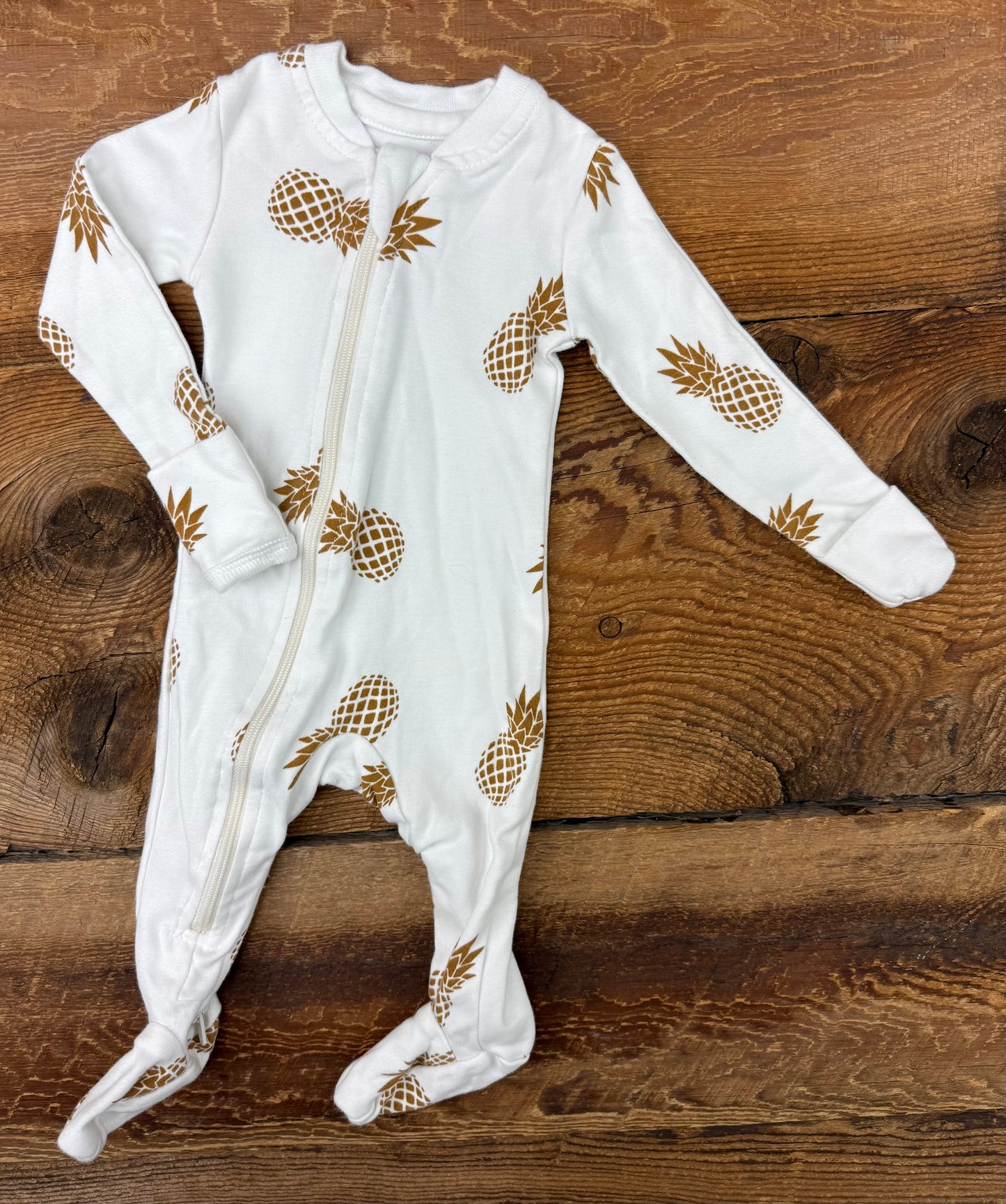 Zippy Jamz NB Pineapple Sleeper