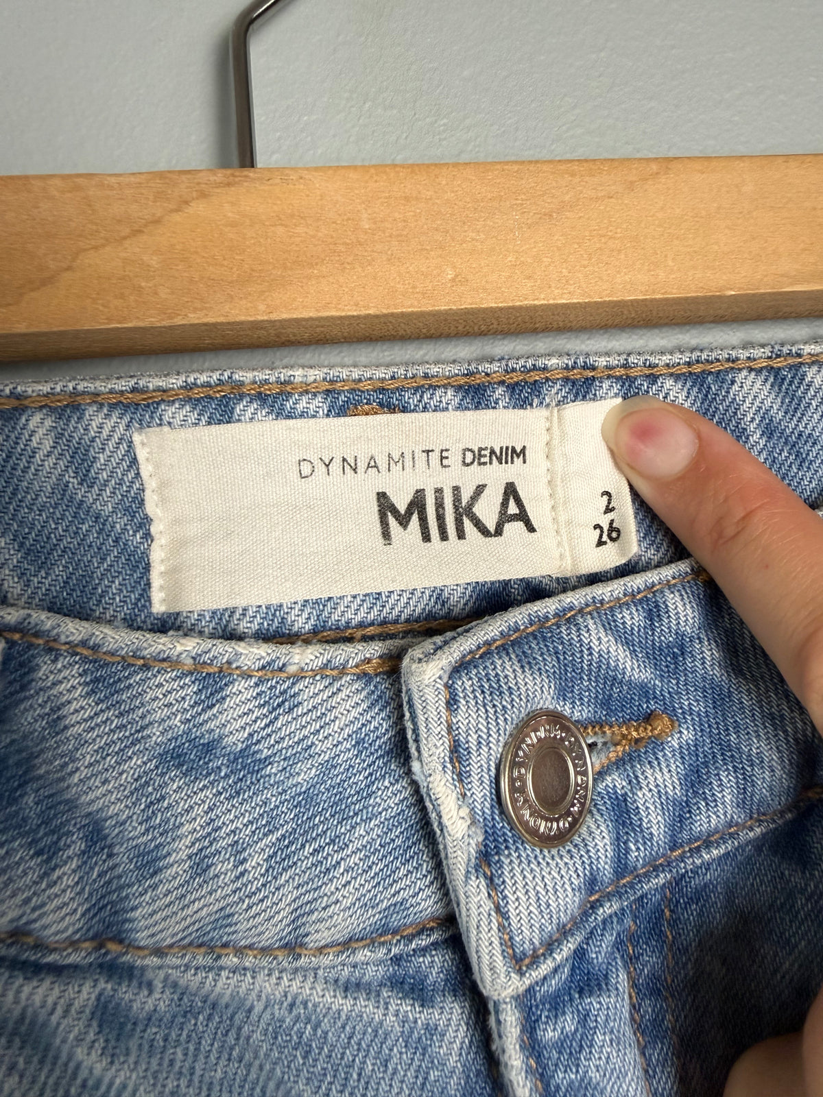 Dynamite Women's 2/26 Mika Jean