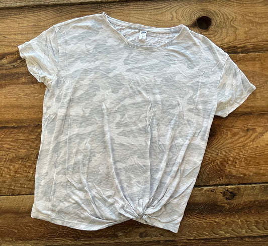 Old Navy Maternity Medium Camo Tee