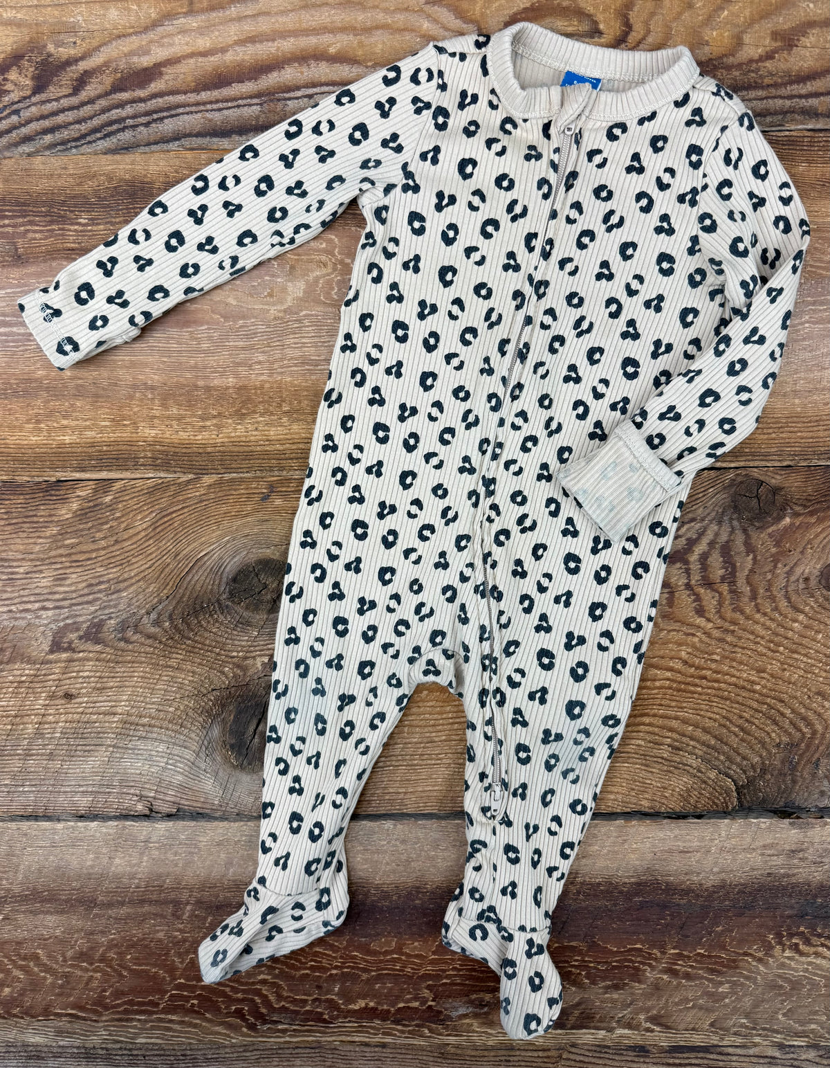 Old Navy 6-9M Leopard Ribbed Sleeper