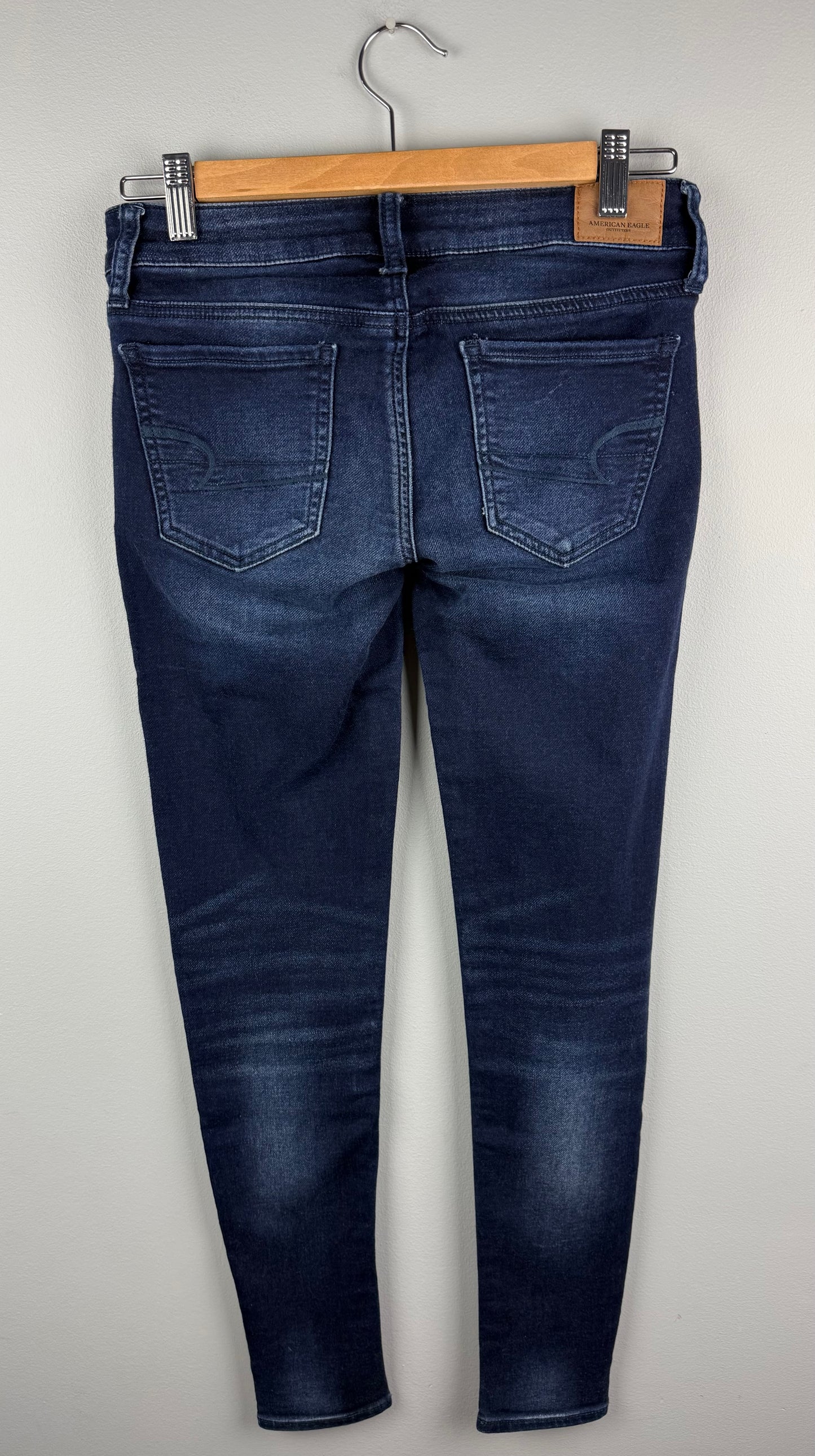 American Eagle Women’s 0 Super Stretch Skinny Jean