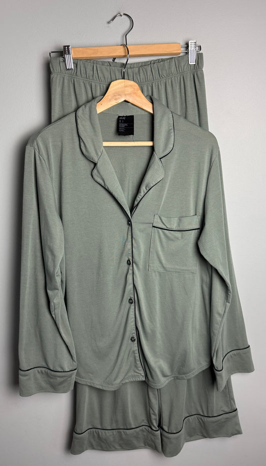 H&M Women’s Small Pajama Set