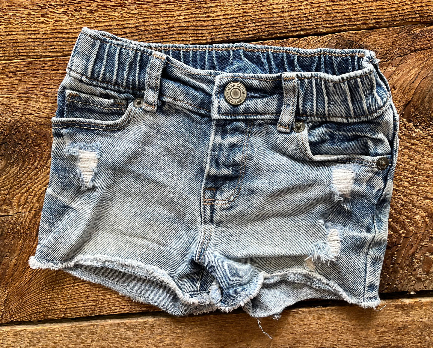 Gap 3T Distressed Jean Short