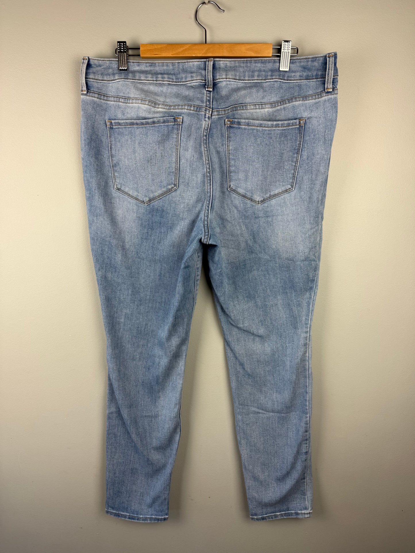 Old Navy Women’s 16 Pop Icon Skinny Jean