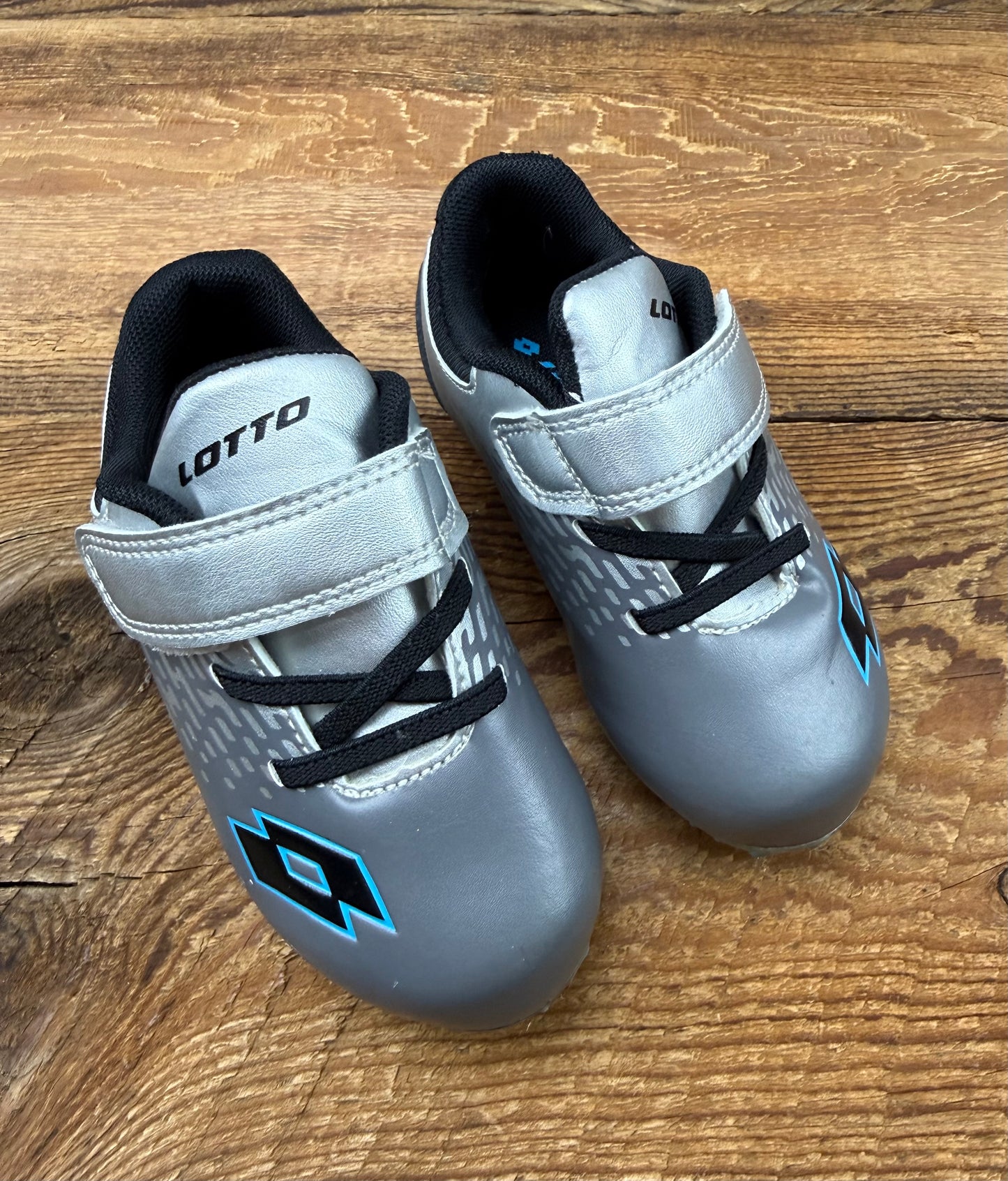 Lotto 8C Soccer Cleats