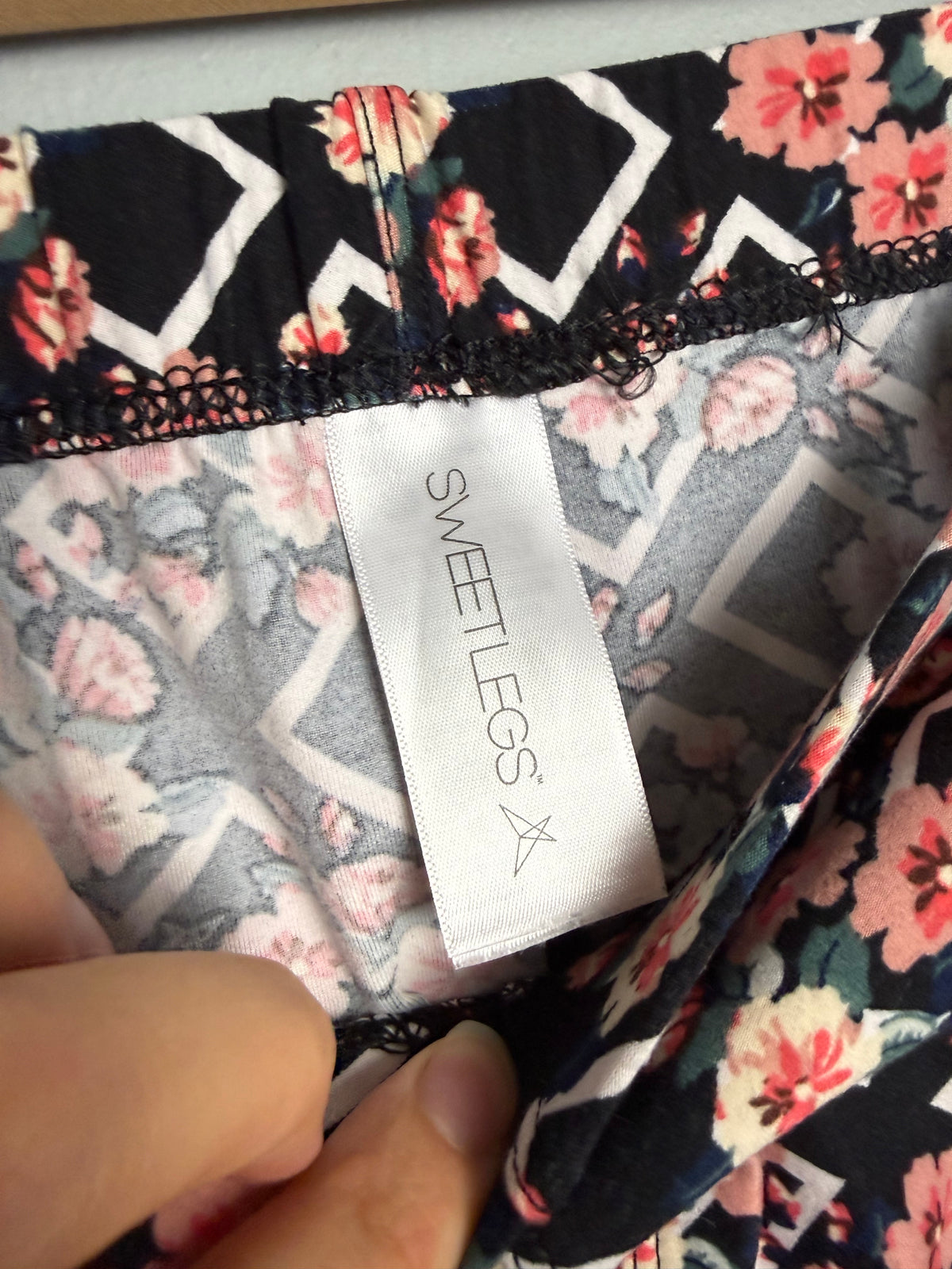 Sweetlegs Women's Plus Floral Legging