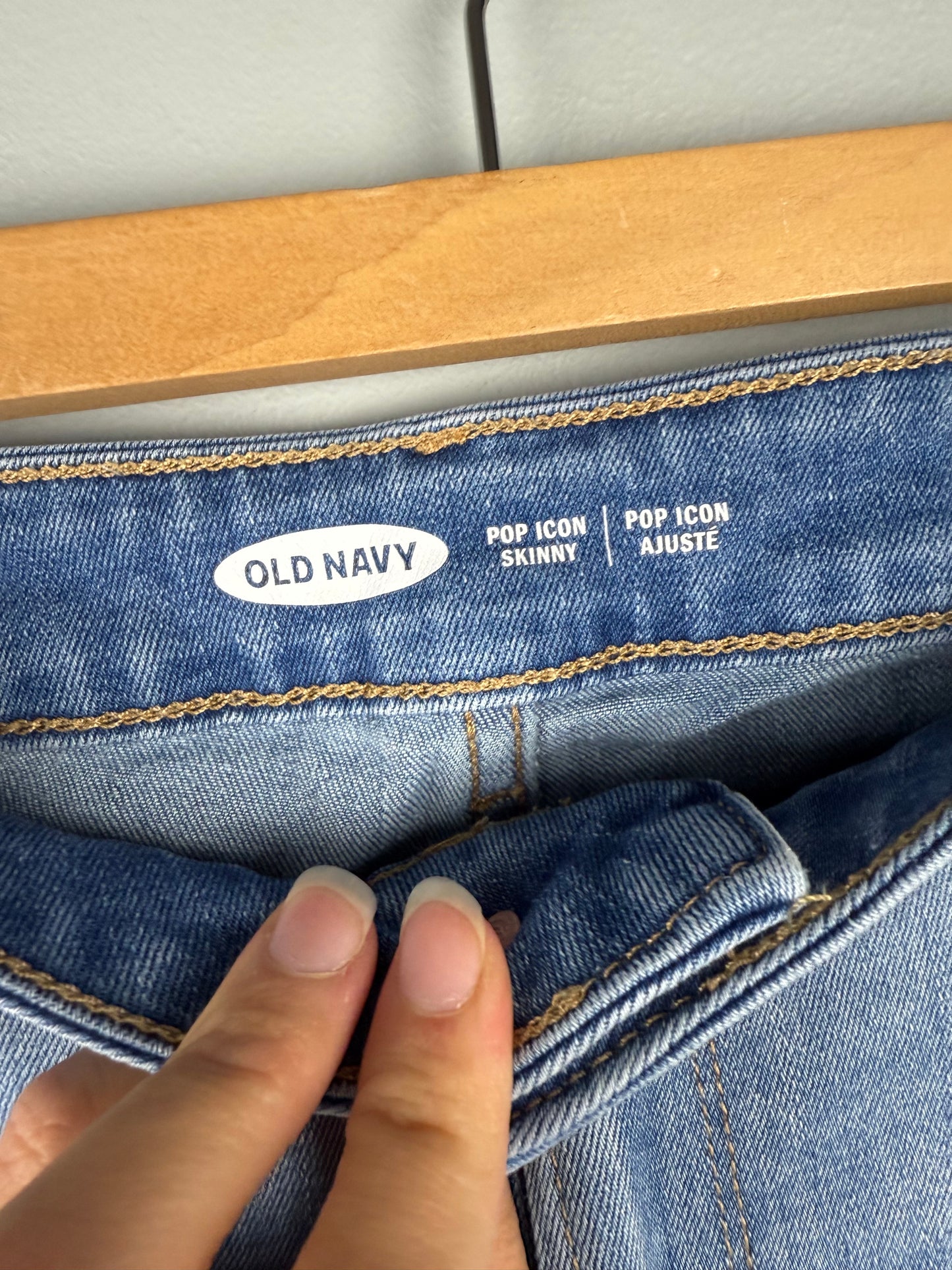 Old Navy Women’s 16 Pop Icon Skinny Jean