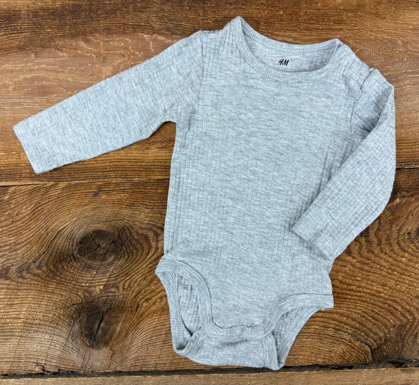 H&M 3M Ribbed Onesie