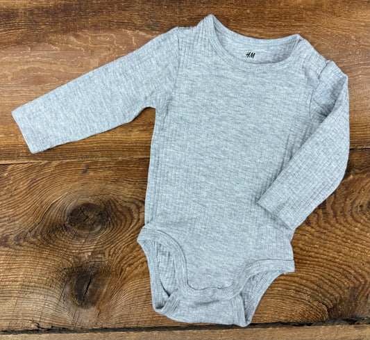 H&M 3M Ribbed Onesie