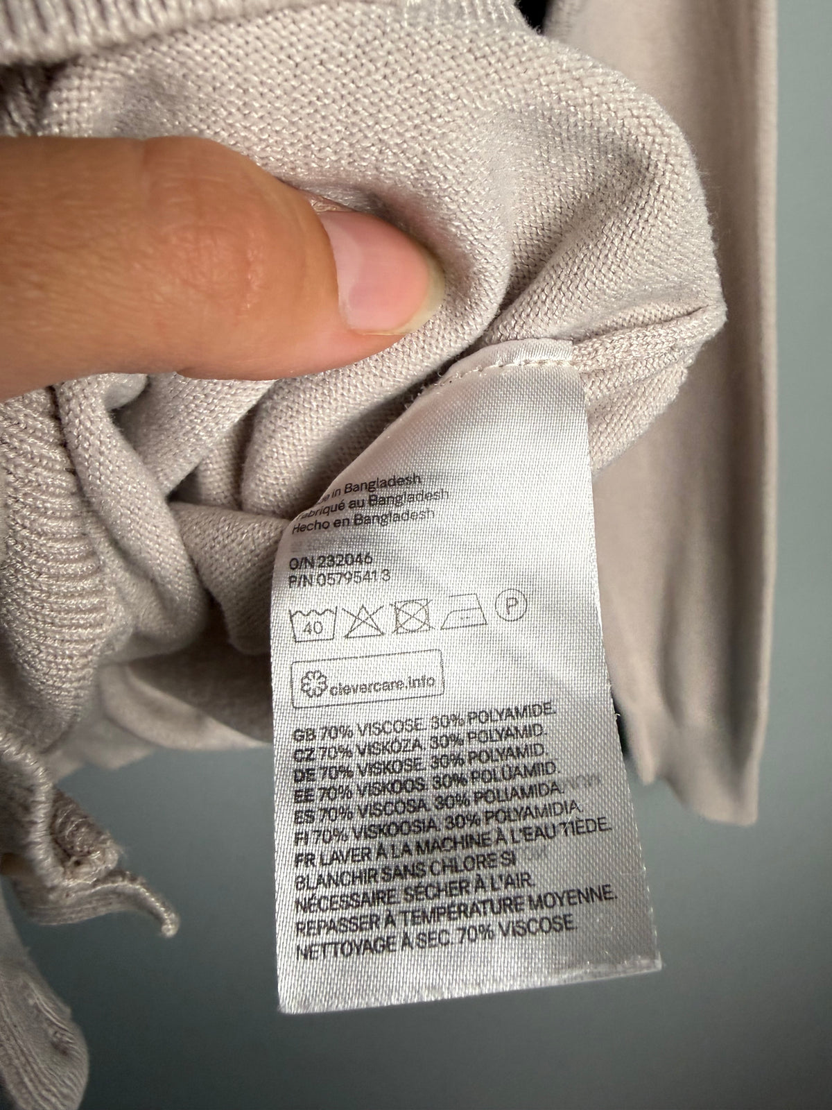H&M Women’s Medium Button Up Cardigan