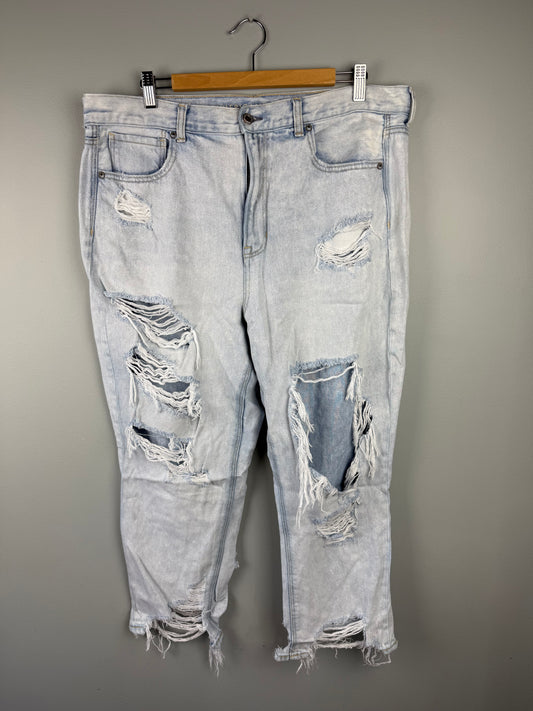 American Eagle Women’s 18S Distressed Mom Jean
