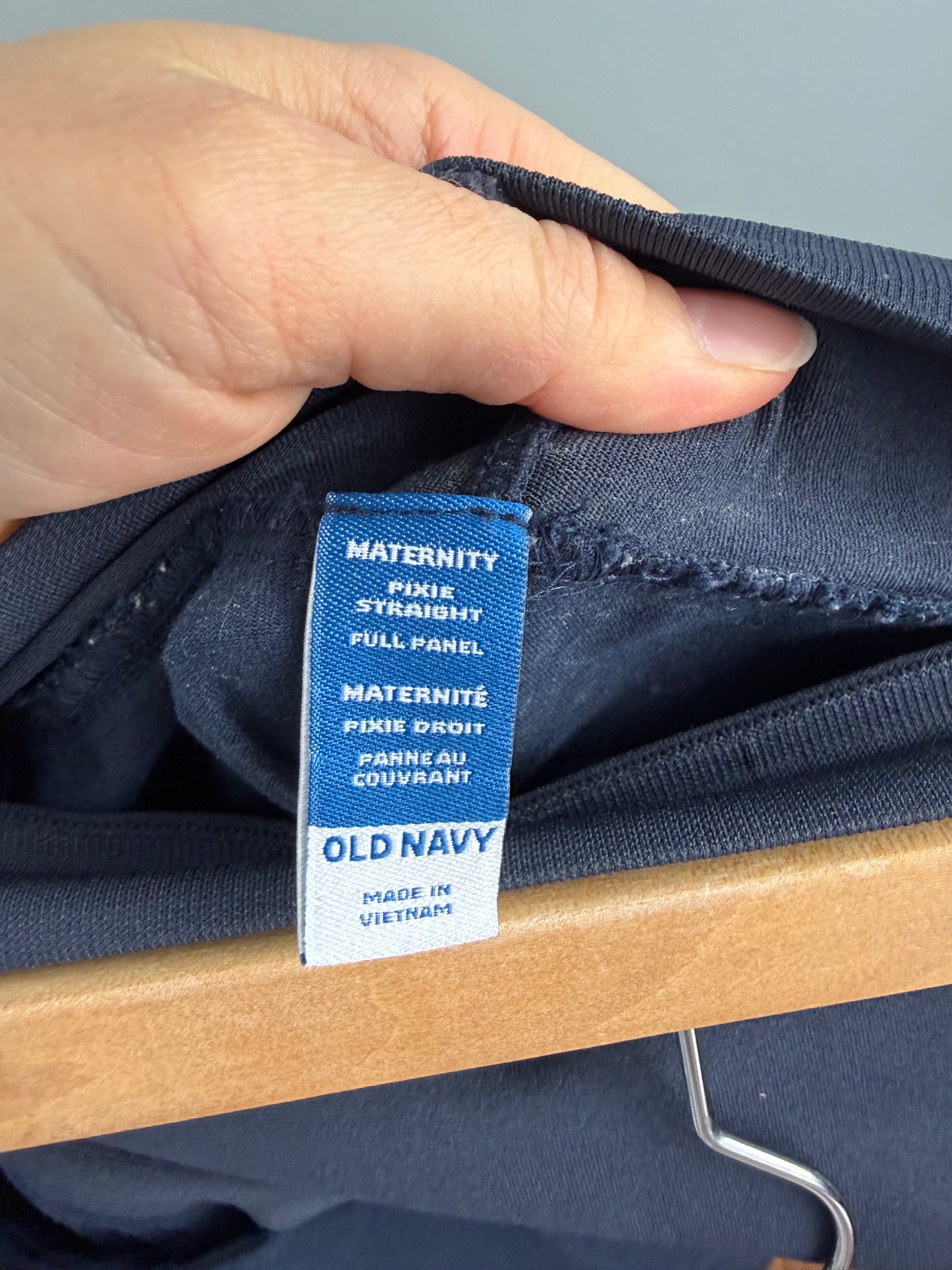 Old Navy Maternity 10 Pixie Straight Pant