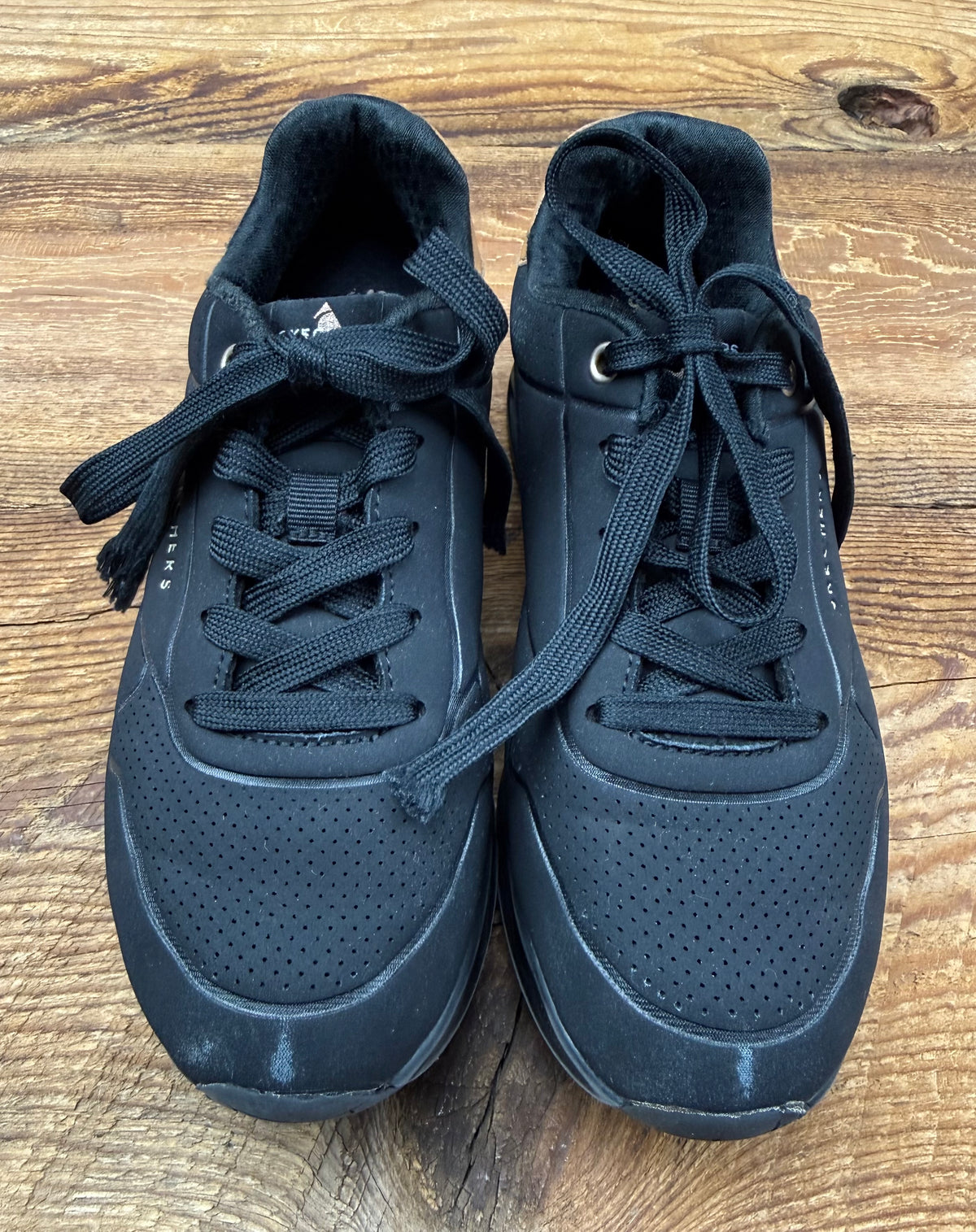 Sketchers 3Y Memory Foam Shoe