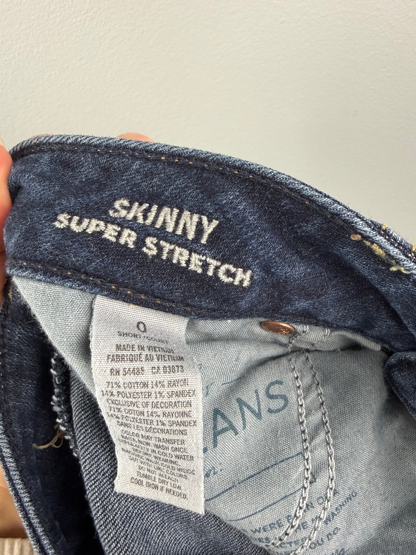 American Eagle Women’s 0 Short Skinny Jean