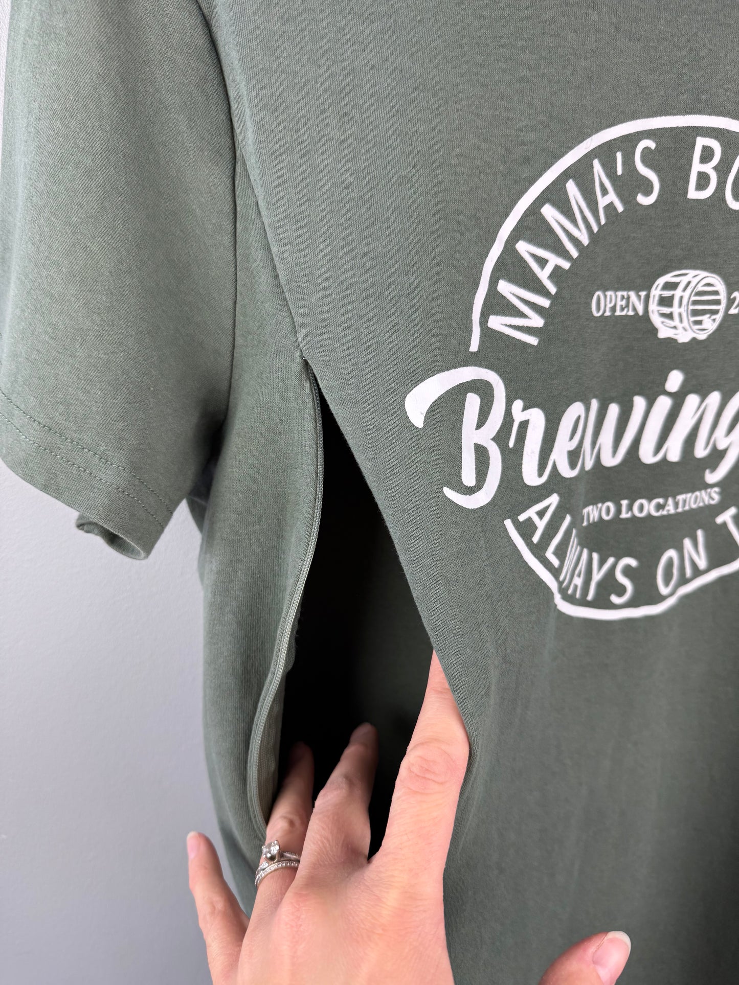 Giftify Mama Large Nursing Tee