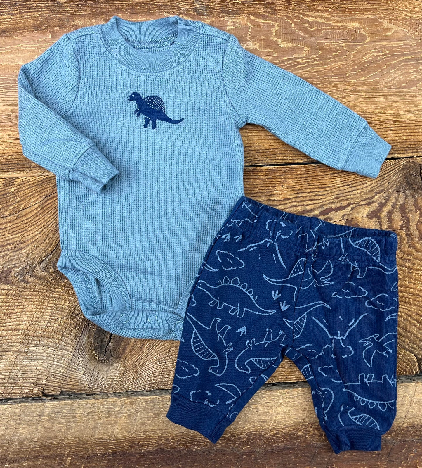 Carter’s NB Dino Outfit