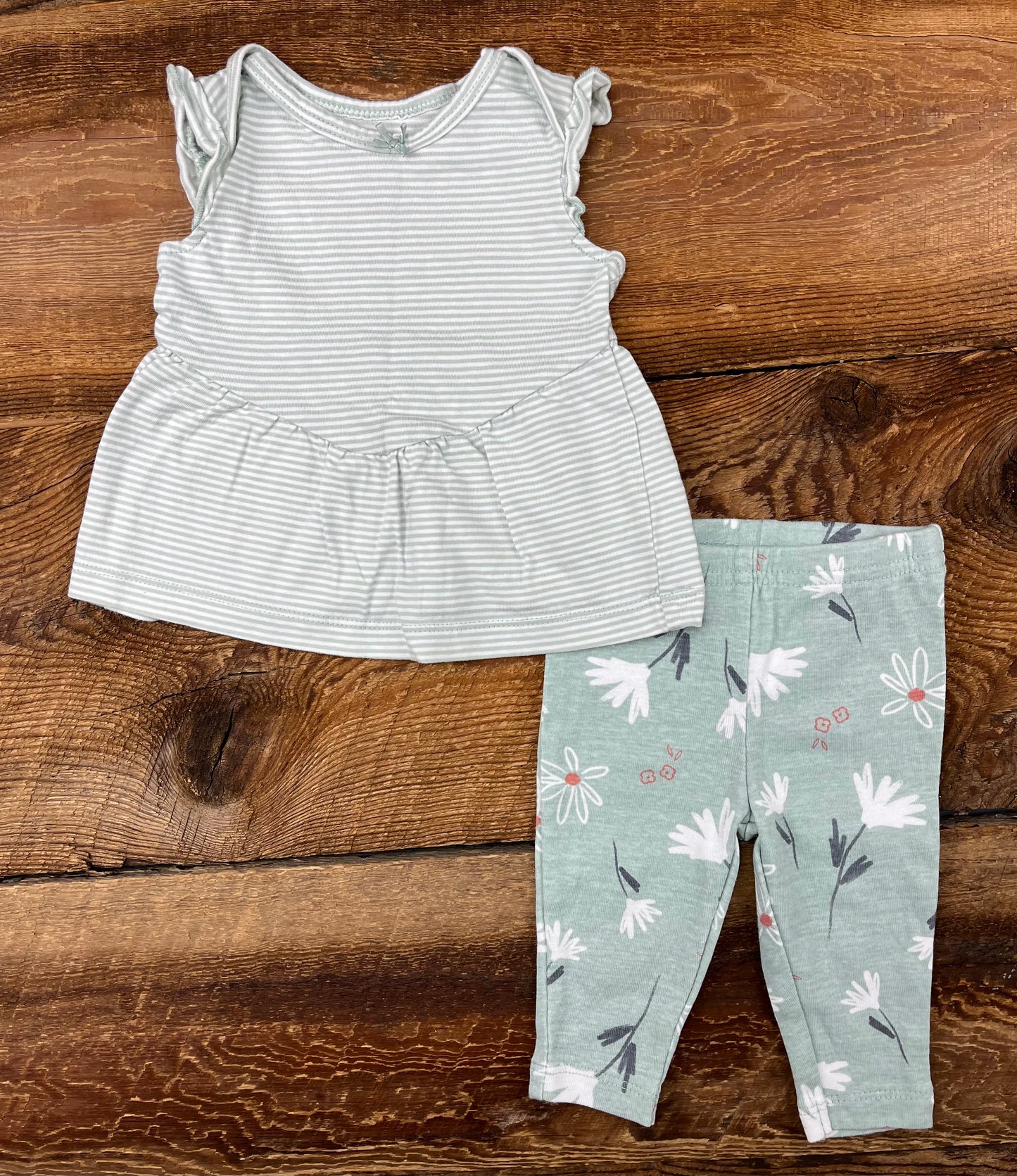 Carter’s 0-3M Outfit