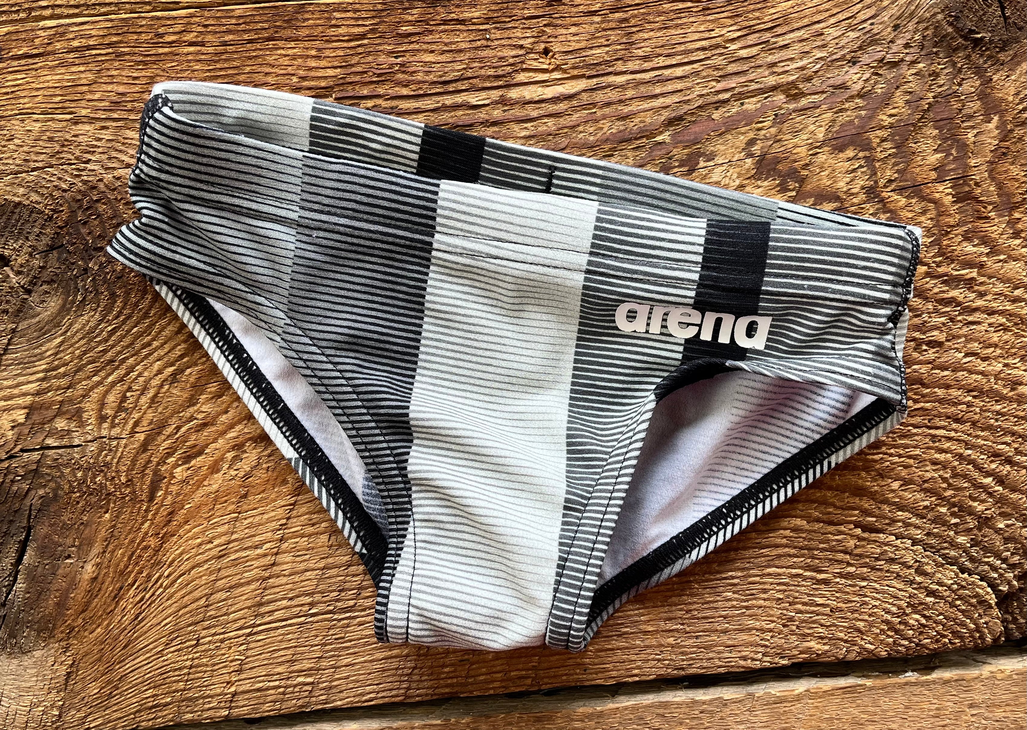 Arena size 22 3 4t Speedo