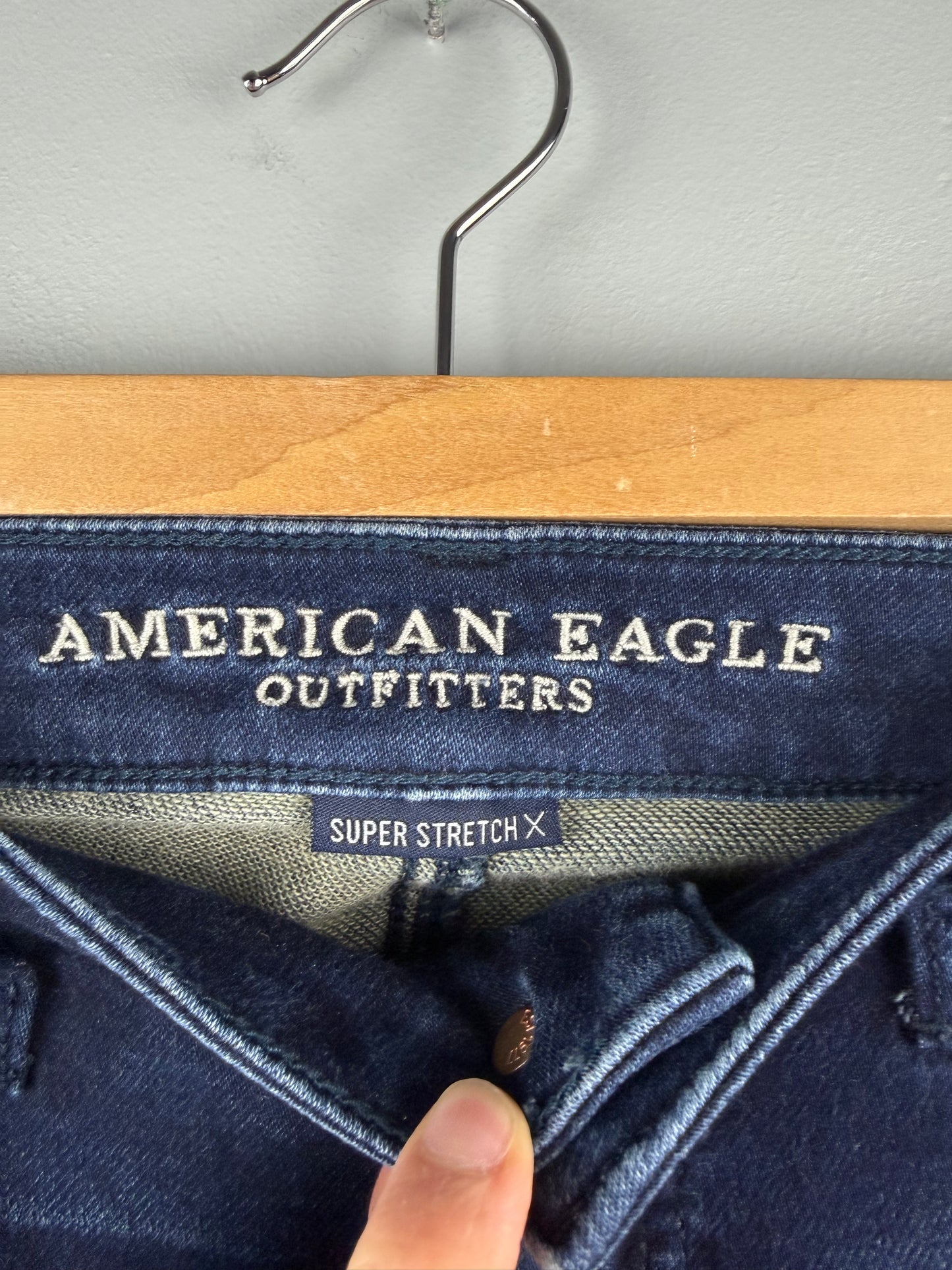 American Eagle Women’s 0 Super Stretch Skinny Jean