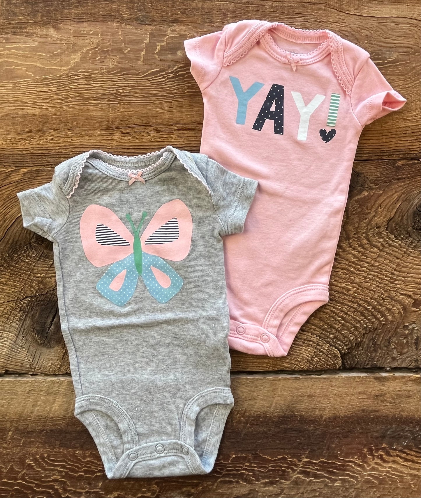 Carter’s NB Onesie Set