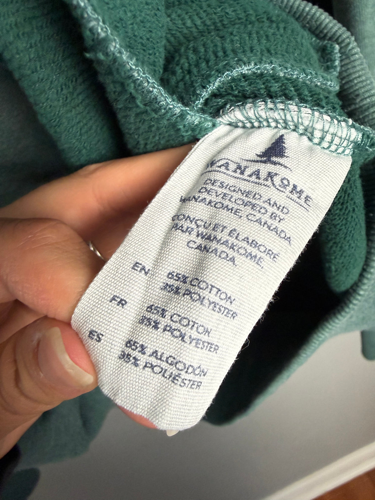 Wanakome Women's Medium Hoodie