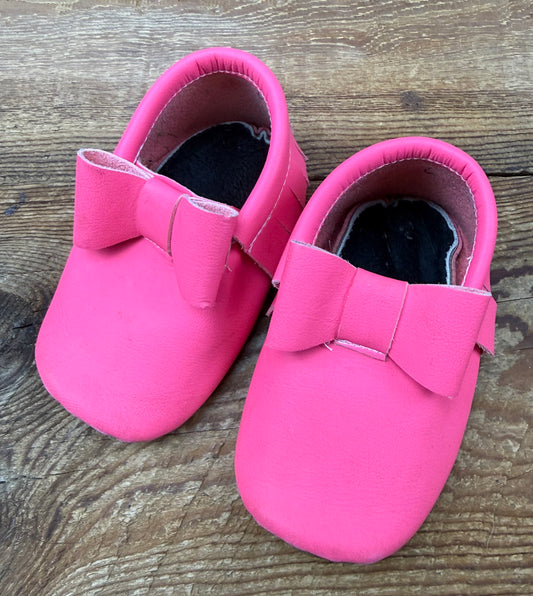6C Bow Mocs