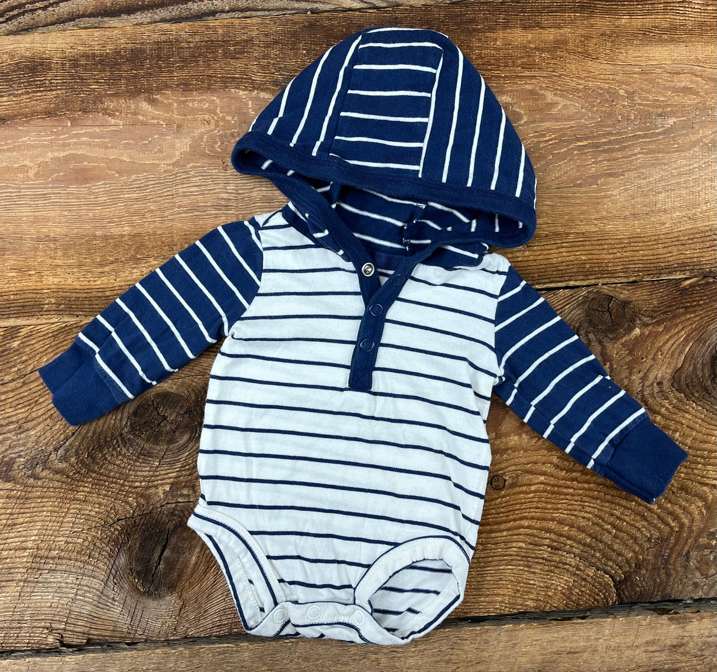 Carter’s NB Hooded Onesie