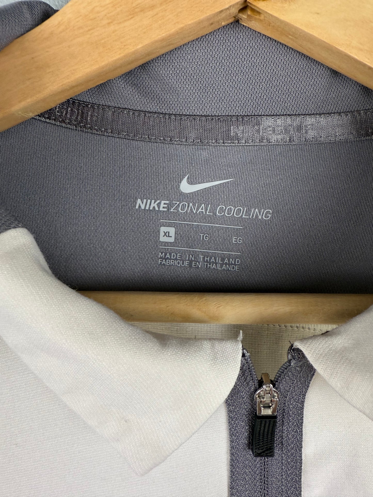 Nike Women’s XL Quarter Zip Sweater