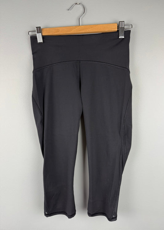 Lululemon Women’s 6 3/4 Mesh Legging