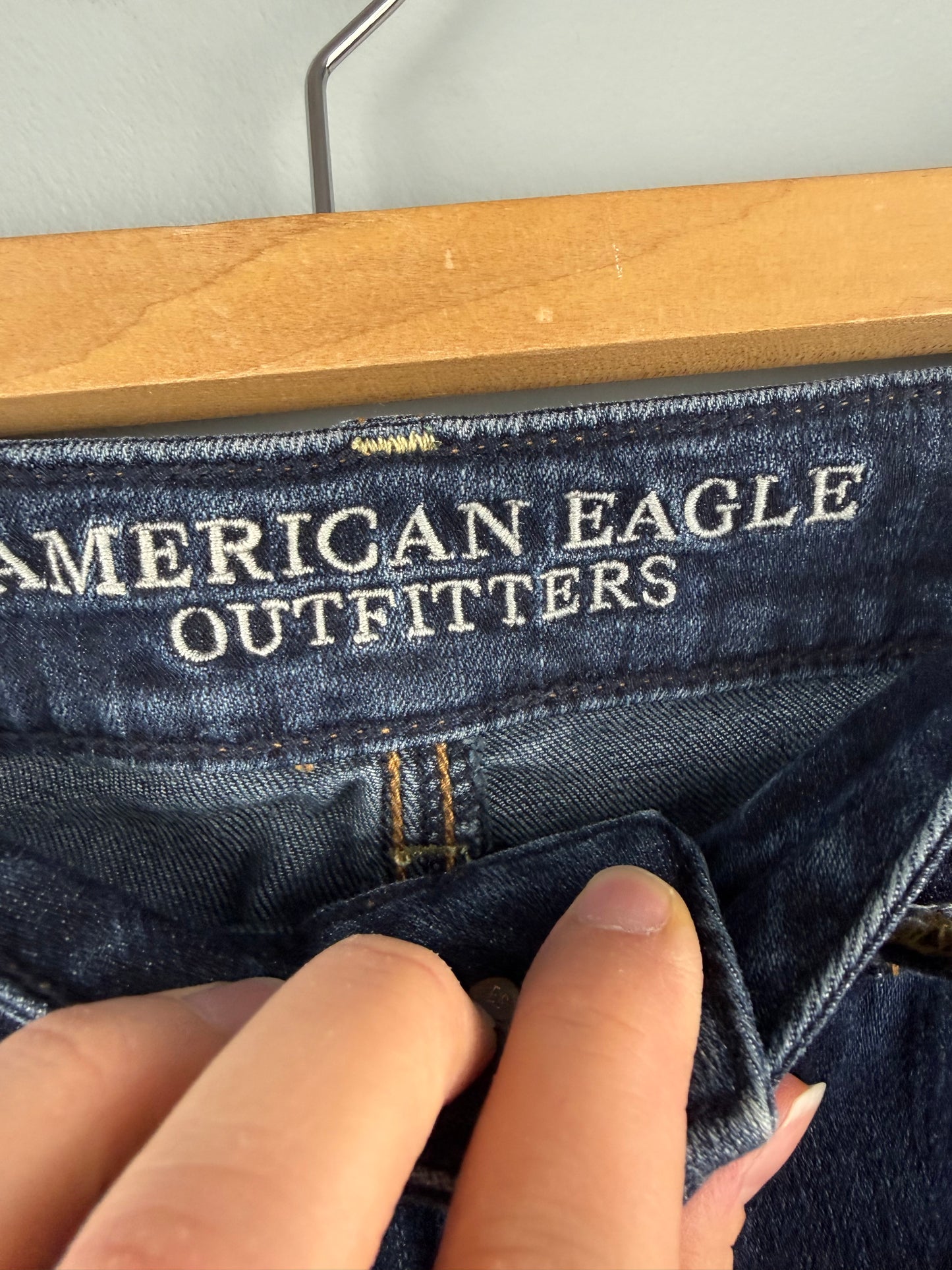 American Eagle Women’s 0 Short Skinny Jean