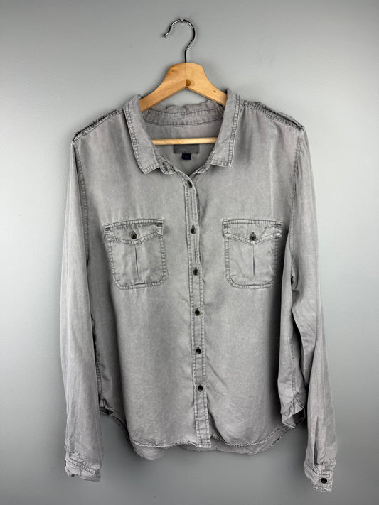 Universal Thread Women’s XXL Shirt