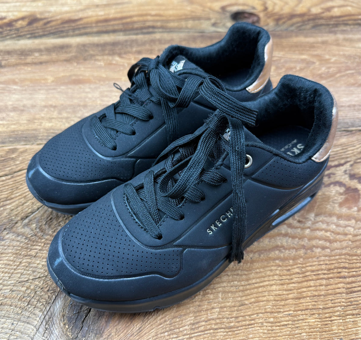 Sketchers 3Y Memory Foam Shoe