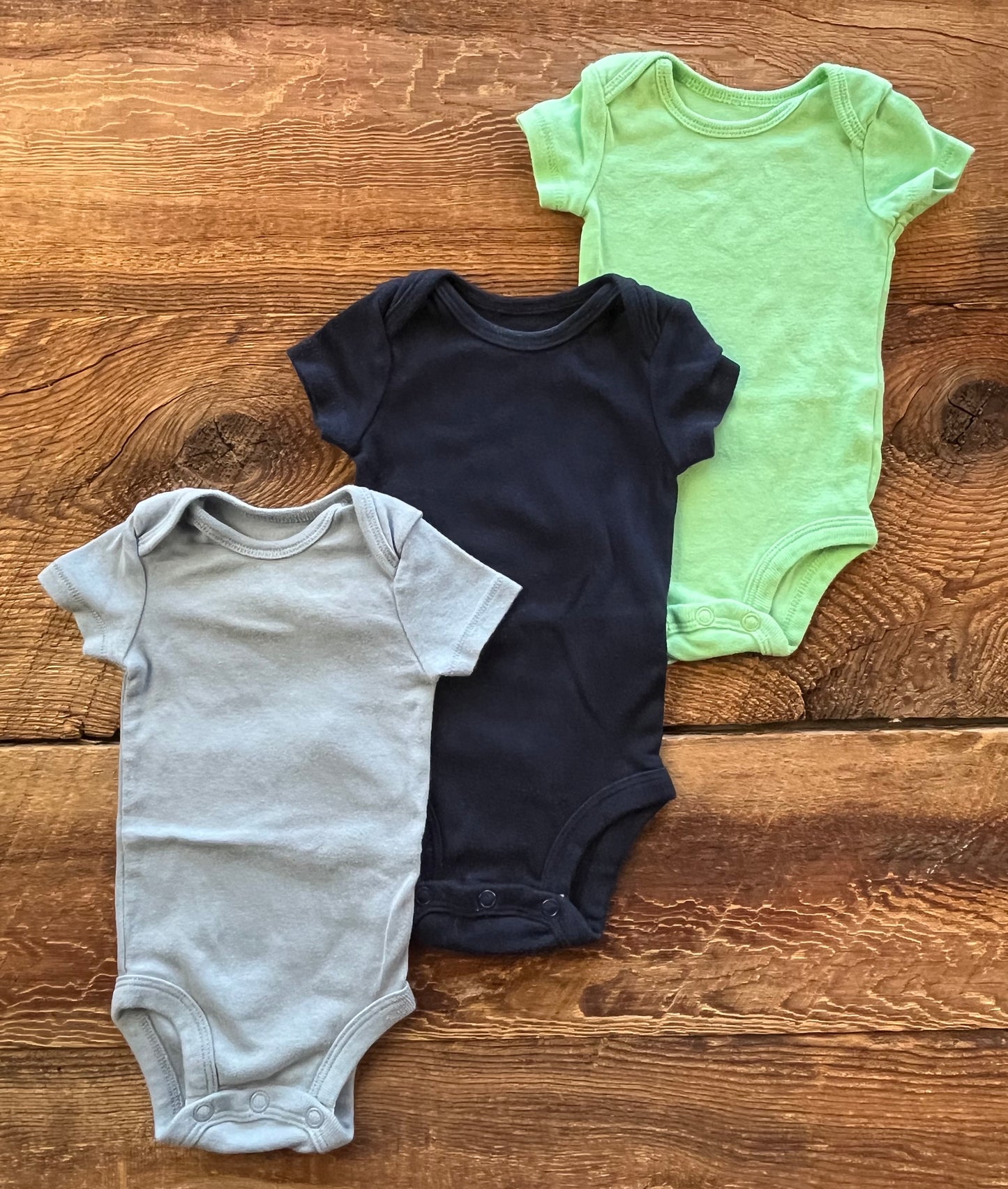 Carter’s NB Onesie Set