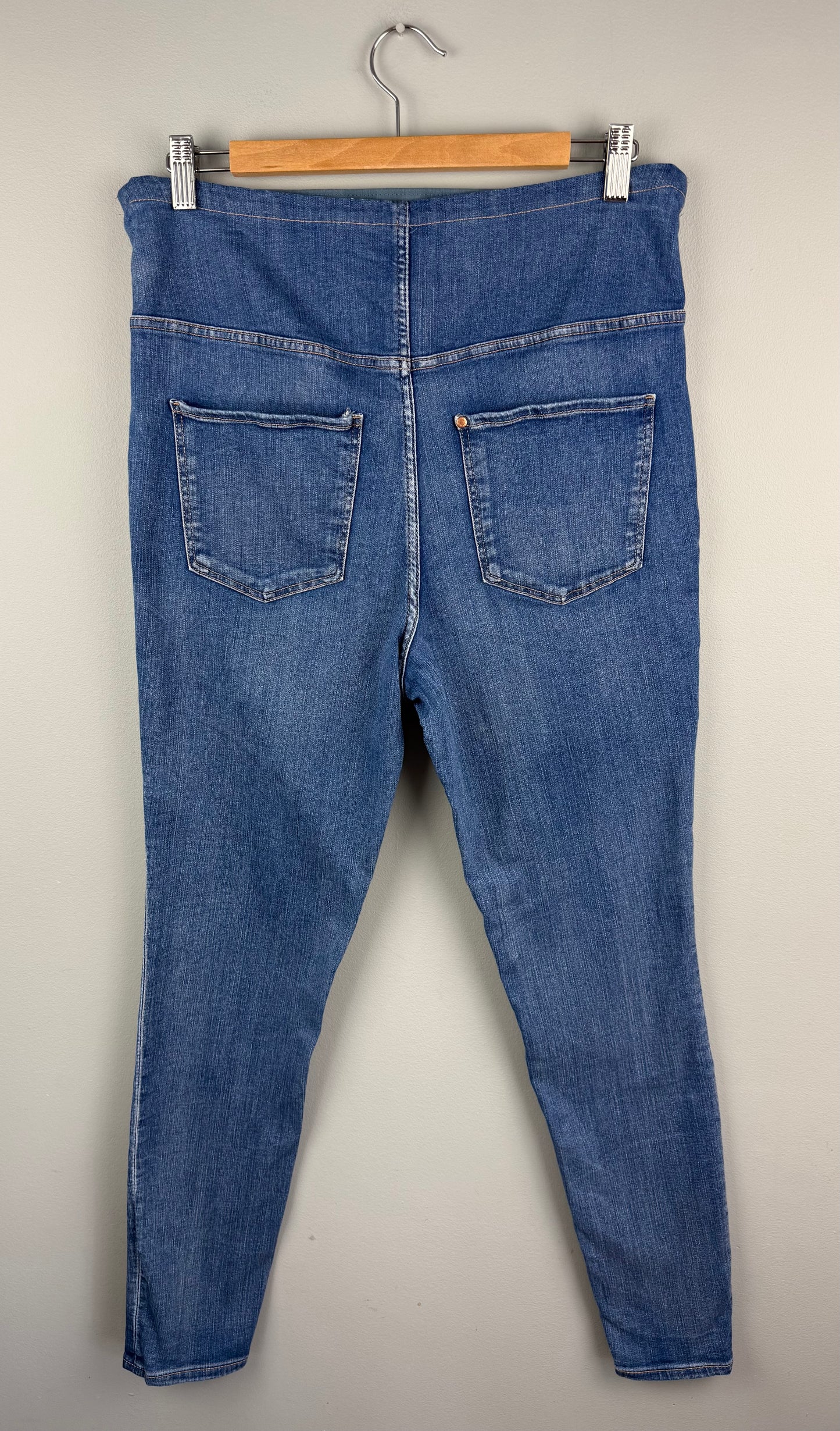 H&M Maternity Large Super Skinny Jean