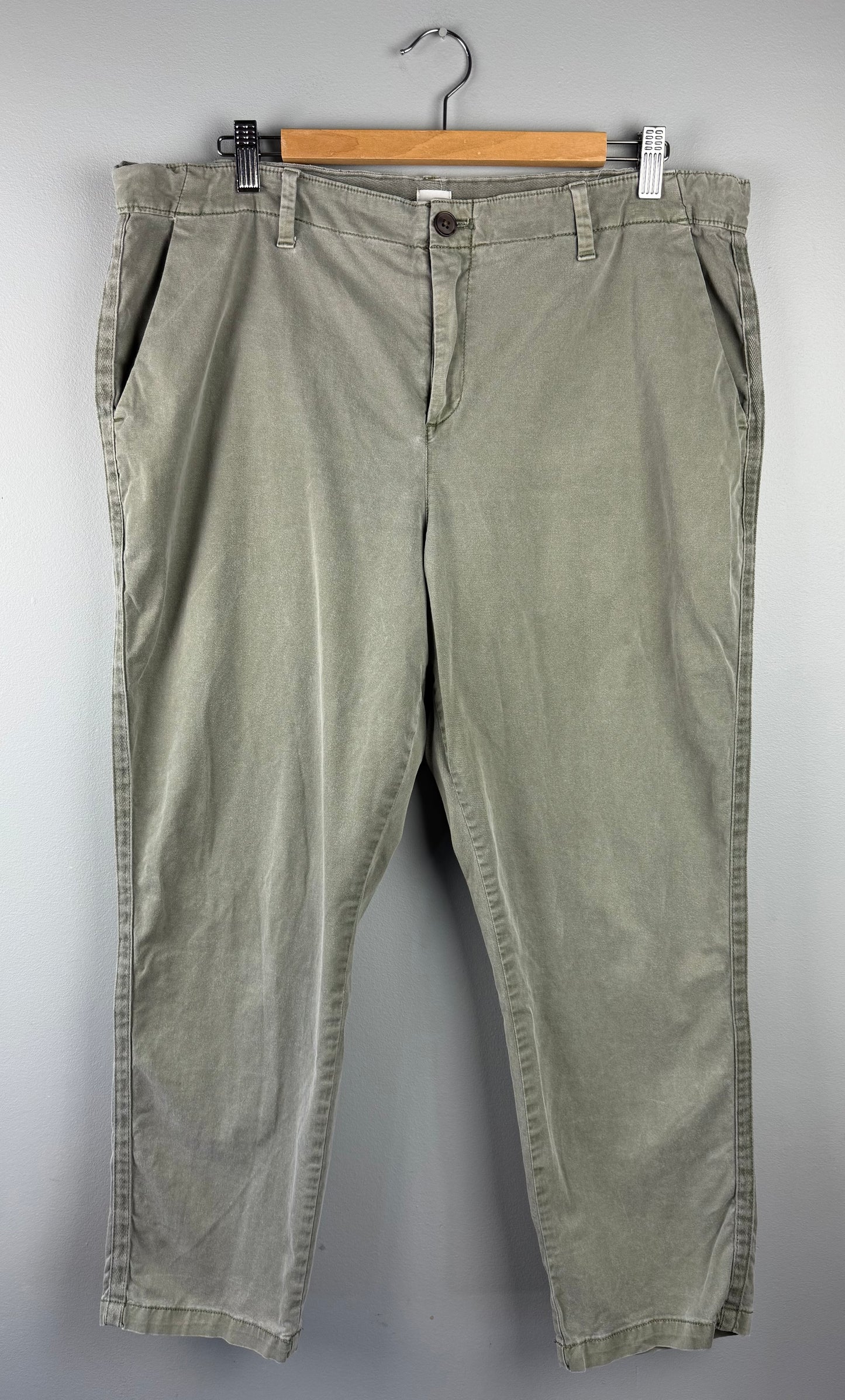 Gap Women’s 16 Girlfriend Chino Pant