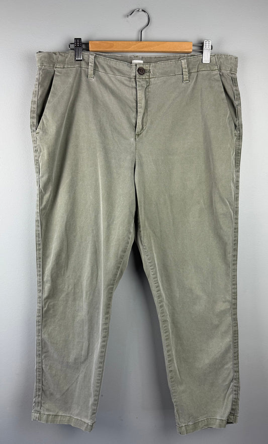 Gap Women’s 16 Girlfriend Chino Pant