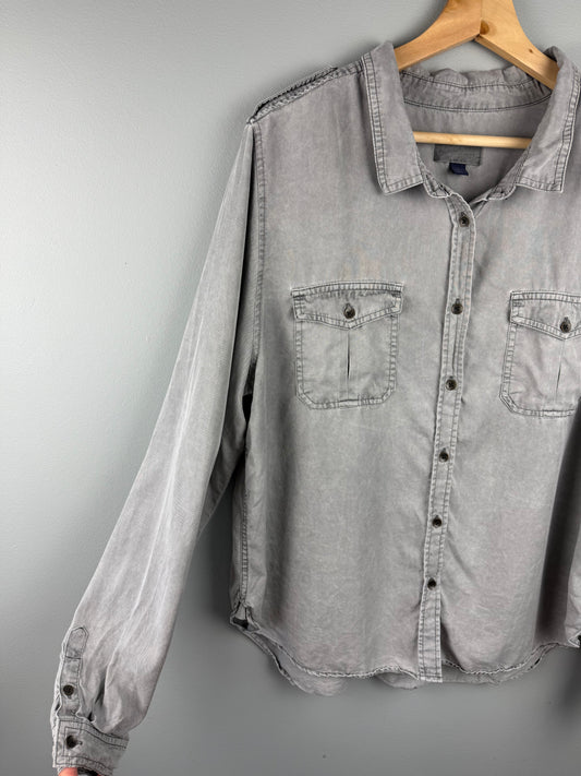 Universal Thread Women’s XXL Shirt