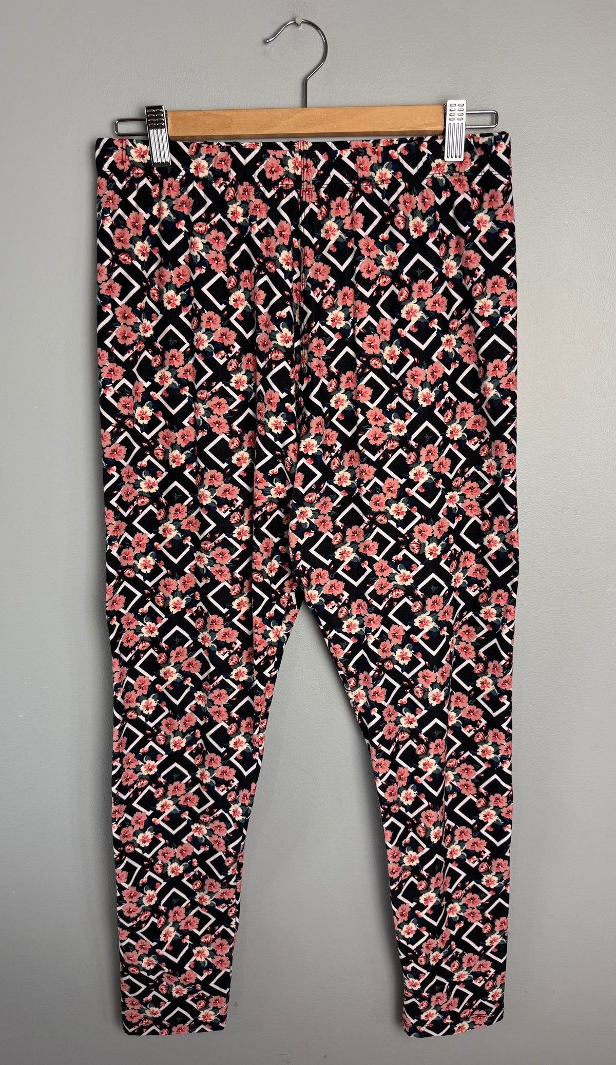 Sweetlegs Women's Plus Floral Legging