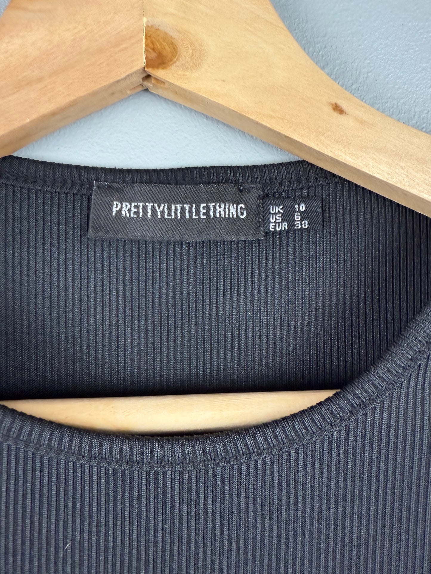 Pretty Little Thing Women’s 6 Ribbed Bodycon Dress