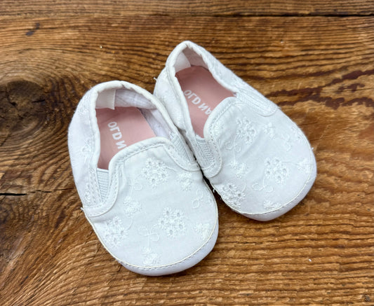 Old Navy 3-6M Eyelet Shoe