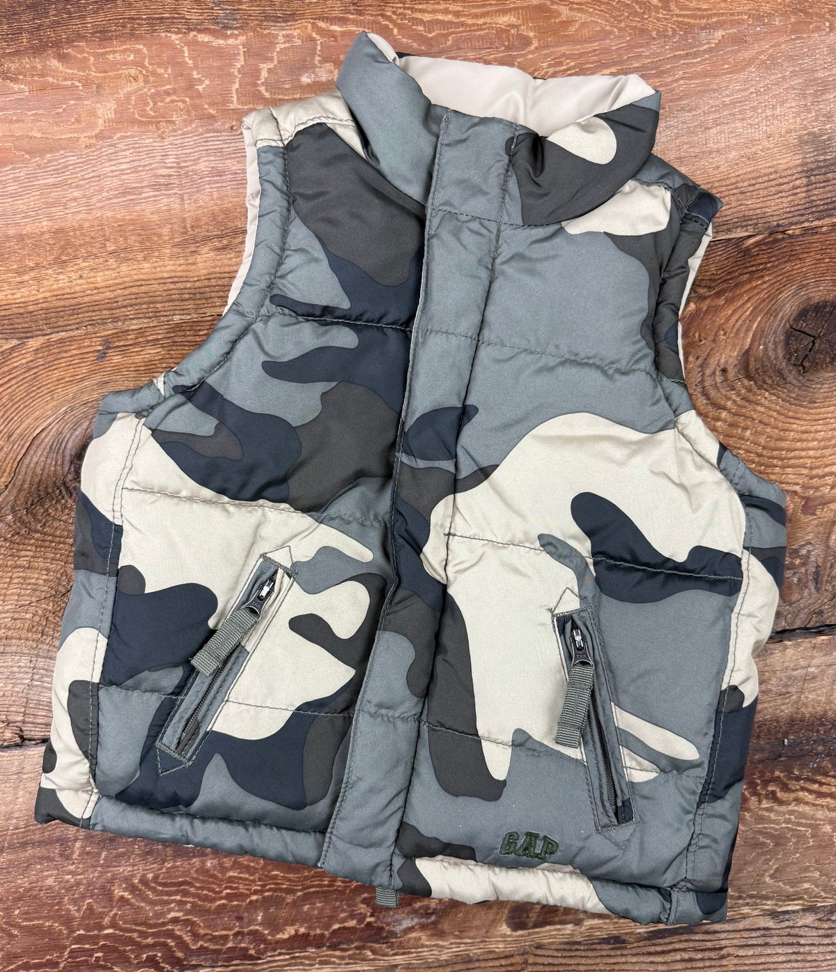 Gap 2T Reversible Puffer Vest