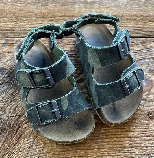 Old Navy 8C Camo Birk Sandal