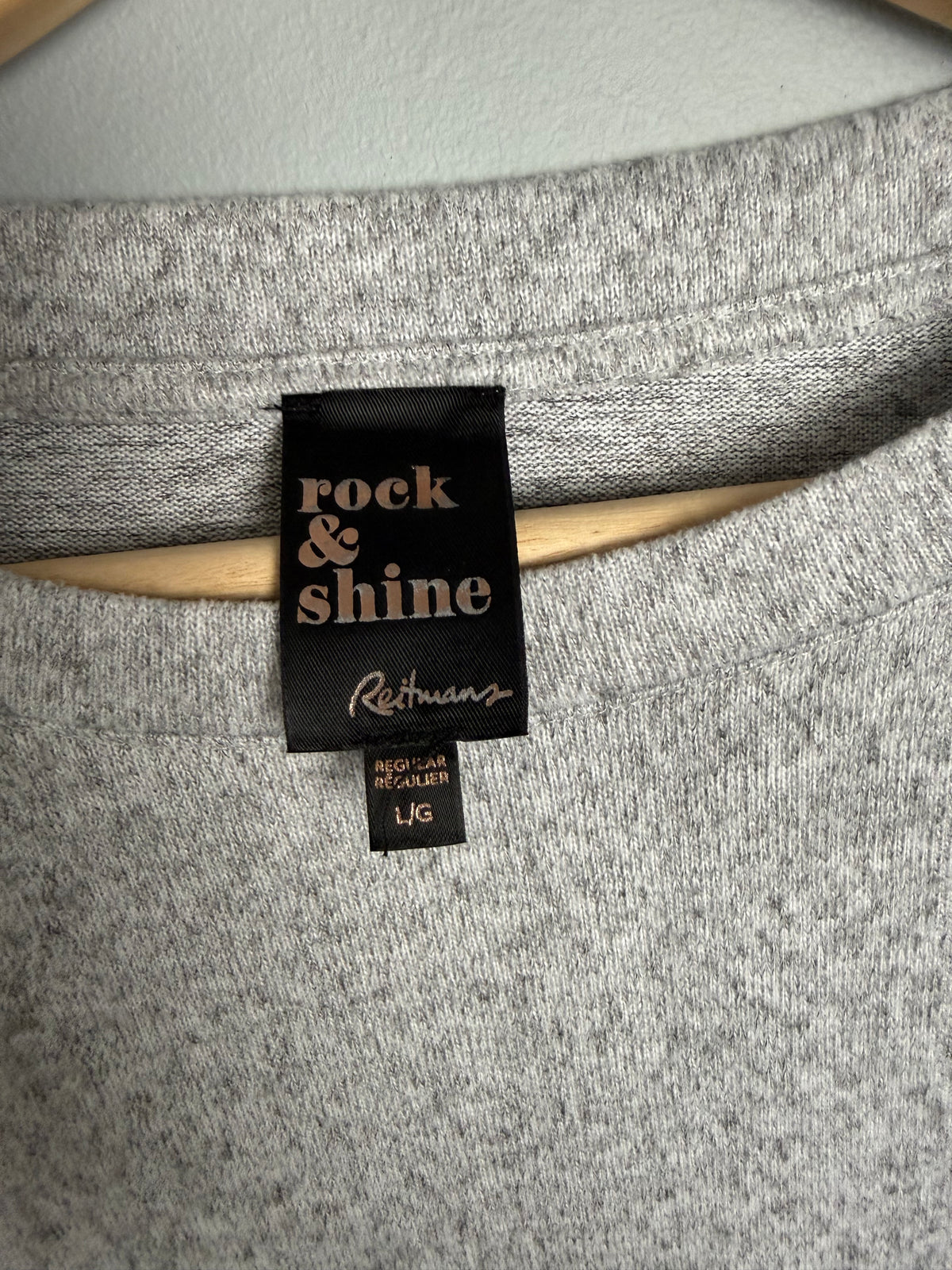 Reitmans Women’s Large Puff Sleeve Sweater