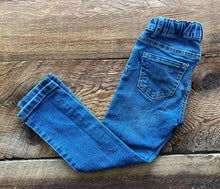 Load image into Gallery viewer, The Children’s Place 4T Skinny Jean
